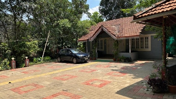 WHISPERING WOODS HOMESTAY