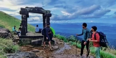 Narimale Camp - Munical caves Trek