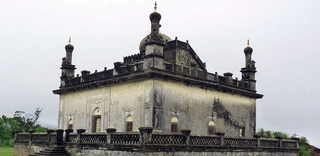 Image of Raja's Tomb